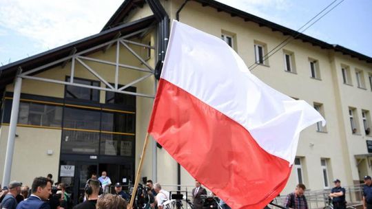 Podkarpackie: antyszczepionkowcy zakłócili konferencję ministra Niedzielskiego