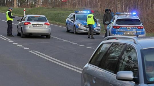 Podlaskie: policja zatrzymała kolejnych troje tzw. kurierów nielegalnych imigrantów