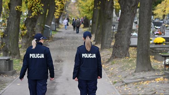 Policja apeluje: zadbajmy o bezpieczeństwo podczas przygotowań do Wszystkich Świętych Policja apeluje: zadbajmy o bezpieczeństwo podczas przygotowań do Wszystkich Świętych