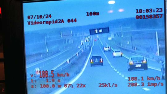 Policja zatrzymała kierowcę pędzącego prawie 190 km/h na S19