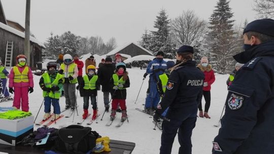 Policjanci na stoku w Świątkowej Wielkiej