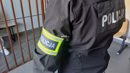 Policjanci szukali zaginionego 13-latka. W mieszkaniu zastali też poszukiwanego 21-latka