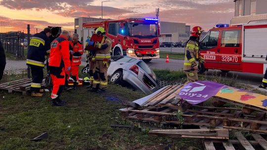 Poranny wypadek w Tajęcinie. Dwie osoby ranne