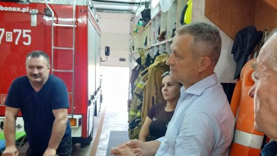 Poseł Gawlik odwiedził OSP Przewrotne. Jednostka przygotowuje się do obchodów 130-lecia