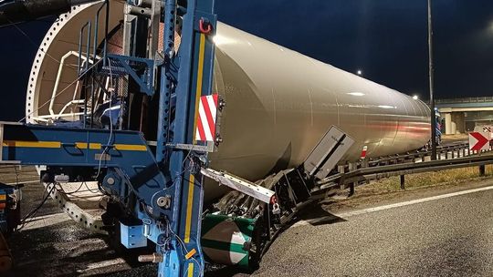 Potężna awaria na A4 pod Rzeszowem. Droga zablokowana do soboty, zobacz zdjęcia z dramatycznej akcji