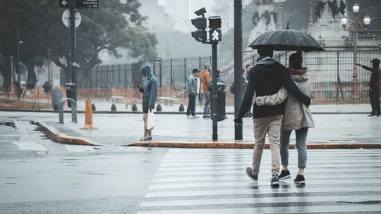 Potrącił pieszego, a uciekając przejechał kolejną osobę