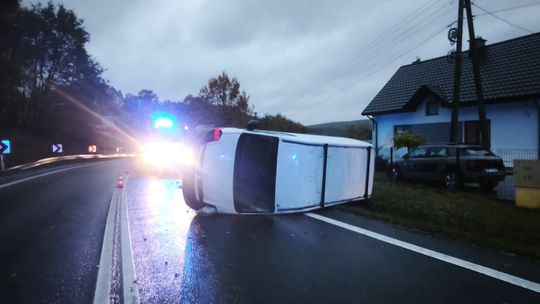 Poważny wypadek w Wyżnym. Utrudnienia i ruch wahadłowy na trasie pod Strzyżowem