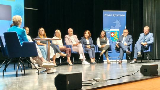 Powiat Rzeszowski chce wzmocnić pomoc psychologiczną. Na UR odbyło się Forum Zdrowia Psychicznego
