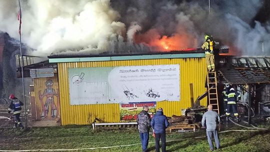 Pożar centrum ogrodniczego w Tyczynie. Potężne straty