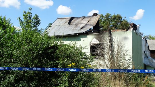 Pożar domu w Bratkowicach po wybuchu gazu. Co z poszkodowanym?