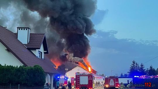Pożar hali Prohurt w Strażowie [FOTO, VIDEO]