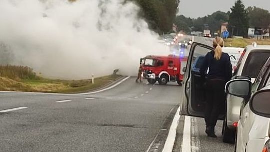 Pożar samochodu osobowego na DK 94 w Świlczy droga zablokowana