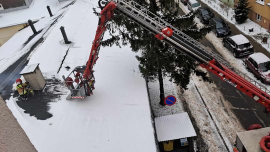 Pożar w kamienicy przy ul. Poniatowskiego w Rzeszowie. Akcja straży [FOTO,WIDEO]