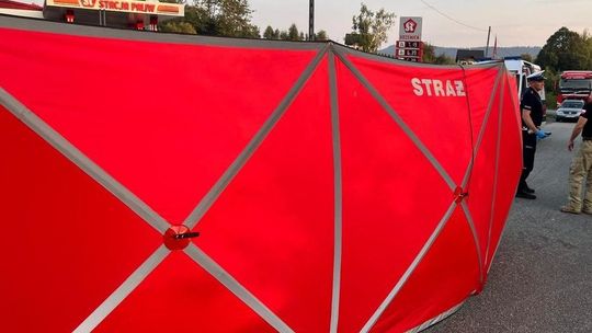 Pożar w samym centrum Rzeszowa! Audi zapaliło się pod okrągłą kładką