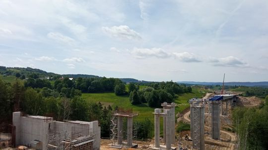 Prace przy budowie S19 Babica-Jawornik zaawansowane niemal w 50 proc.