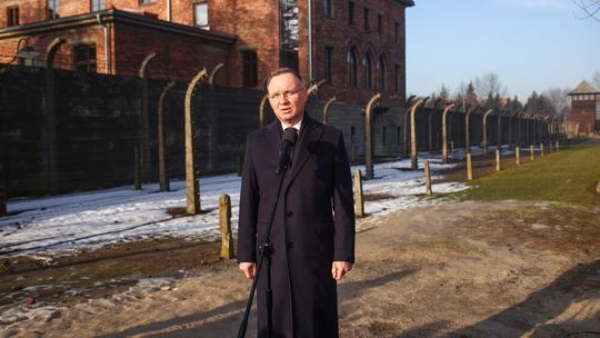 Prezydent Duda: Polacy są strażnikami pamięci o takich miejscach jak były obóz Auschwitz