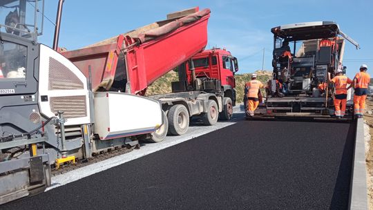 Próbny odcinek nawierzchni na drodze S19 Babica – Jawornik. Kluczowy etap budowy