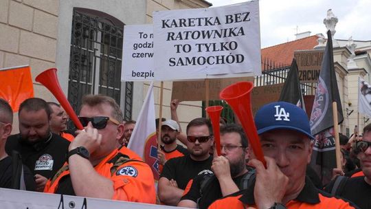 Protest ratowników medycznych w Rzeszowie [FOTO]