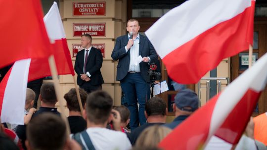 Protest "Stop imigracji!" w Rzeszowie. Politycy Konfederacji: "Polska musi pozostać państwem narodowym"