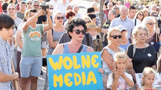 Protest w obronie wolnych mediów w Rzeszowie [FOTO]