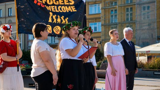 Protest w Rzeszowie w obronie pamięci Henry’ego Nowaka. Uczestnicy sprzeciwiali się masowej migracji