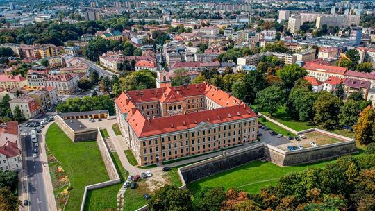 Przypominamy. Od dzisiaj Rzeszów w strefie żółtych powiatow