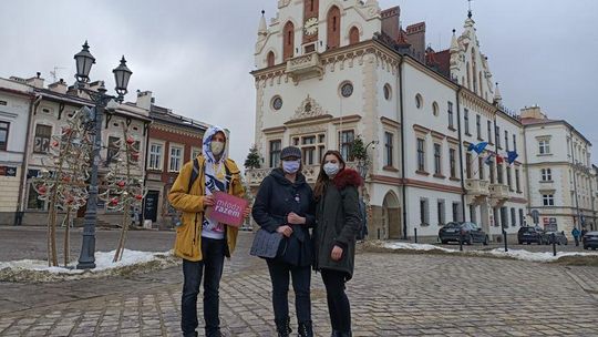 "Psycholog w każdej szkole". Podkarpacka Lewica zaczęła zbiórkę podpisów pod projektem ustawy 