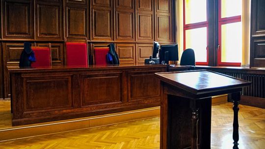 Raport Iustitii: postępowania w sądach trwają dłużej; MS: to manipulacja danymi