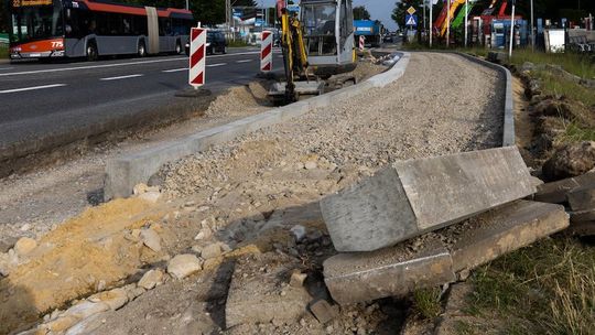 Rzeszów. Nowe wiaty przystankowe na kolejnych ulicach