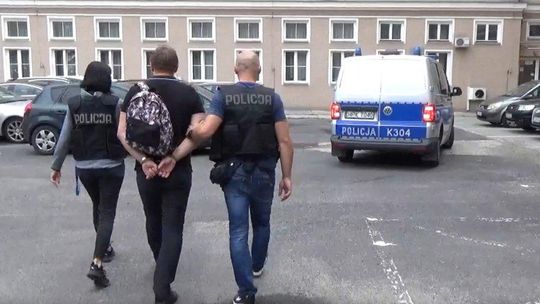 Rzeszów. Policjanci zatrzymali byłych szefów sieci sklepów Jedynka