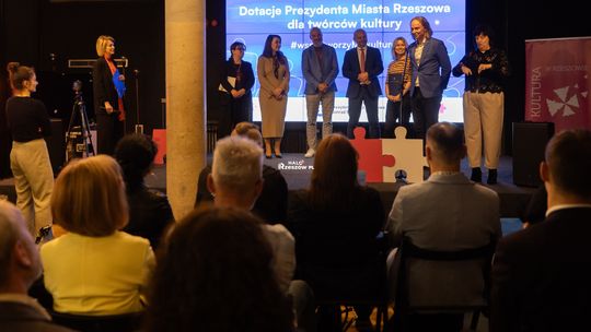 Ceremonia rozdania dotacji dla organizacji pozarządowych