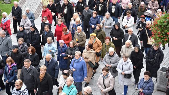 Rzeszowska Procesja Różańcowa przeszła ulicami miasta [ZDJĘCIA]