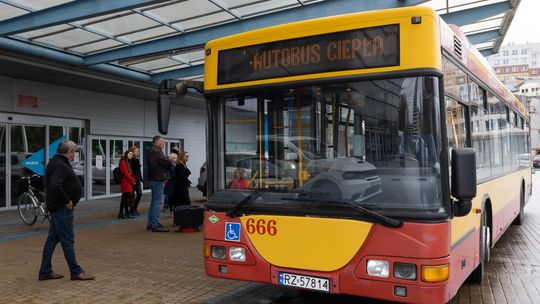 Rzeszowski Autobus Ciepła rusza z kolejną edycją dla potrzebujących