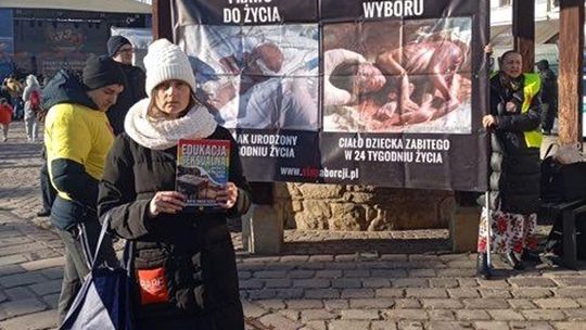 Sąd: Pikieta środowisk pro-life w Rzeszowie rozwiązana bezpodstawnie