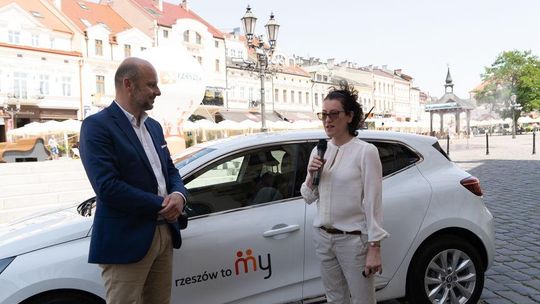 Samochód w nagrodę za rozliczenie PIT w Rzeszowie. Zobacz zdjęcia