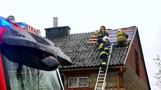 Silne wiatry na Podkarpaciu. Mieszkańcy są pozbawieni prądu