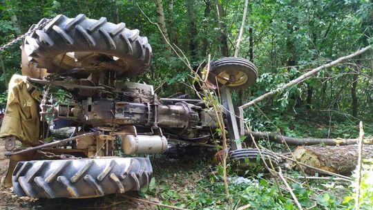 Śmiertelny wpadek przy pracach polowych. Nie żyje 72-latek