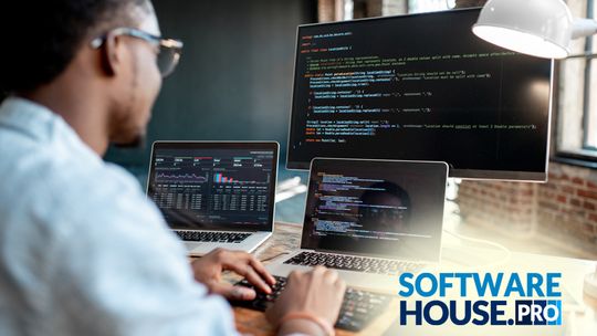 Software house Poznań – jak firmy w Polsce wdrażają aplikacje webowe do automatyzacji pracy i ograniczania kosztów operacyjnych