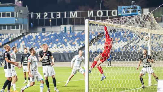 Stal bezradna. Ruch wygrywa w Rzeszowie 0:2 [FOTO]