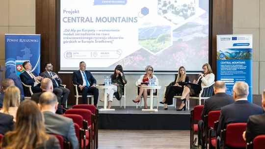 Strategia dla Alp i Karpat. W Rzeszowie podsumowano międzynarodowy projekt "Central Mountains"