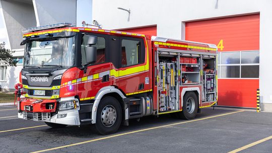 Strażacy na lotnisku w Jasionce mają do dyspozycji nowy wóz
