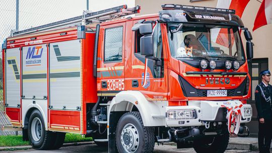 Strażacy z OSP Kielnarowa mają nowy wóz strażacki