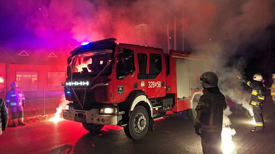 Strażacy z OSP Mrowla mają nowy średni samochód ratowniczo-gaśniczy FOTORELACJA