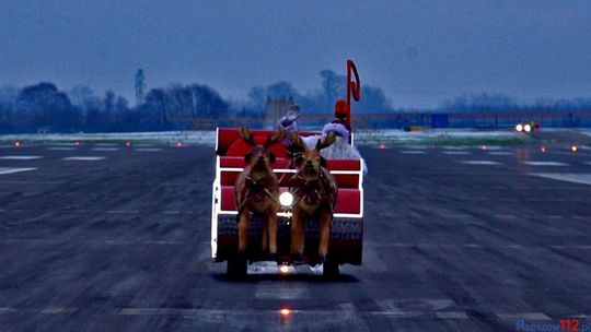 Święty Mikołaj wylądował na lotnisku w Jasionce