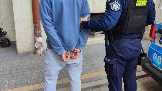 Szkolna przerwa zamieniła się w horror. Nastolatek z Rzeszowa odpowie za dotkliwe pobicie kolegi Szkolna przerwa zamieniła się w horror. Nastolatek z Rzeszowa odpowie za dotkliwe pobicie kolegi