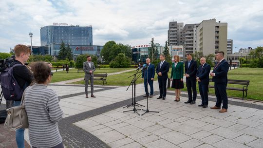 "Tak dziadowsko jeszcze nie było". Politycy PiS krytykują likwidację Rządowego Programu Inwestycji Strategicznych
