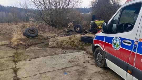 Tragedia w Golcowej: 68-latek zginął przygnieciony przez ciągnik rolniczy