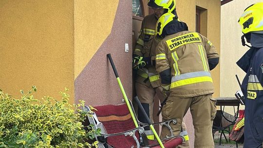 Tragiczne zdarzenie w Lipiu. Strażacy siłowo otworzyli dom, w środku znaleziono ciało 59-latka