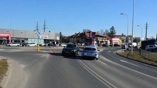 Tragiczny wypadek na przejściu. Samochód potrącił kobietę