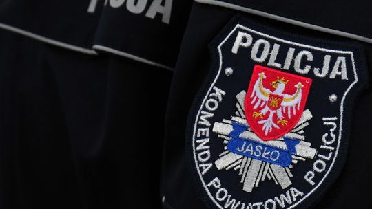 „Udusiłem partnerkę!” Dramatyczne zgłoszenie postawiło na nogi jasielską policję